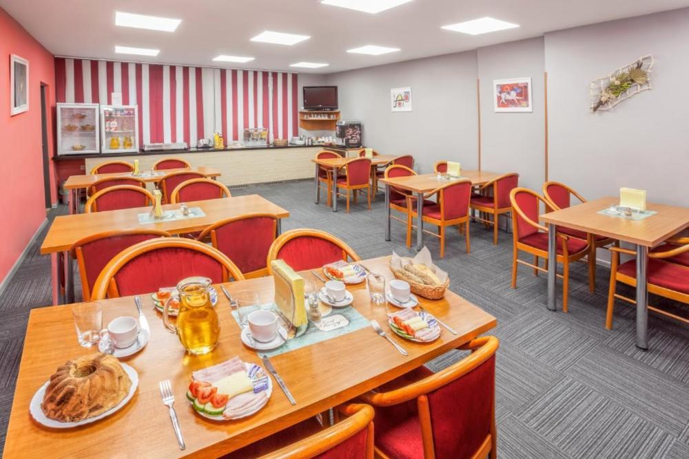 Hotel Gol Garni Olomouc Bagian luar foto